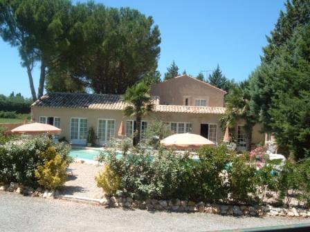 gite piscine luberon